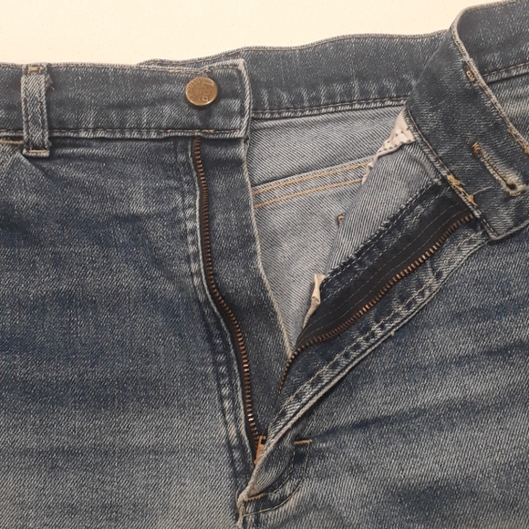 Lee Cut Offs - Picture 5 of 9